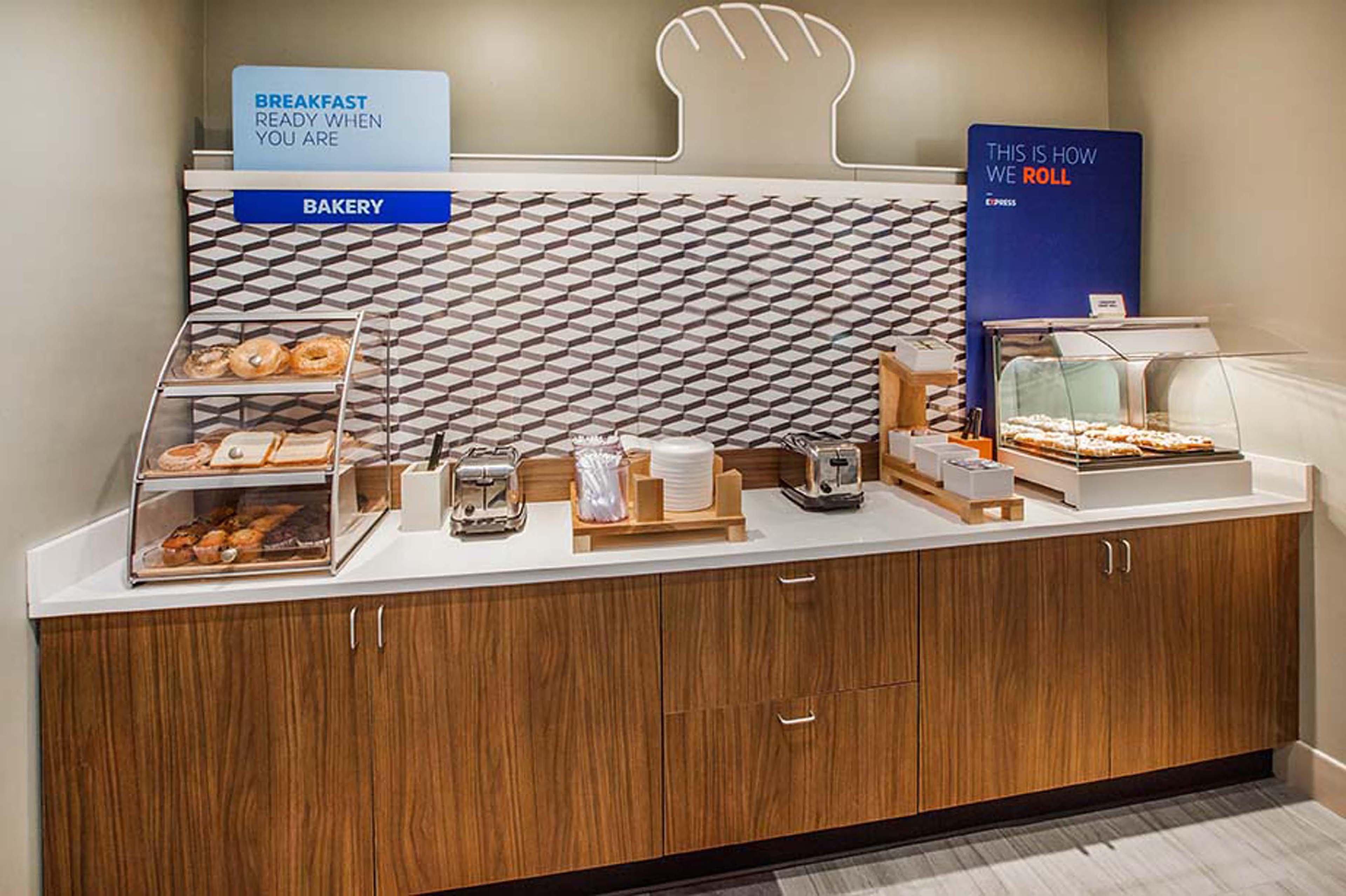 Holiday Inn Express Toledo-Oregon By Ihg Exterior photo