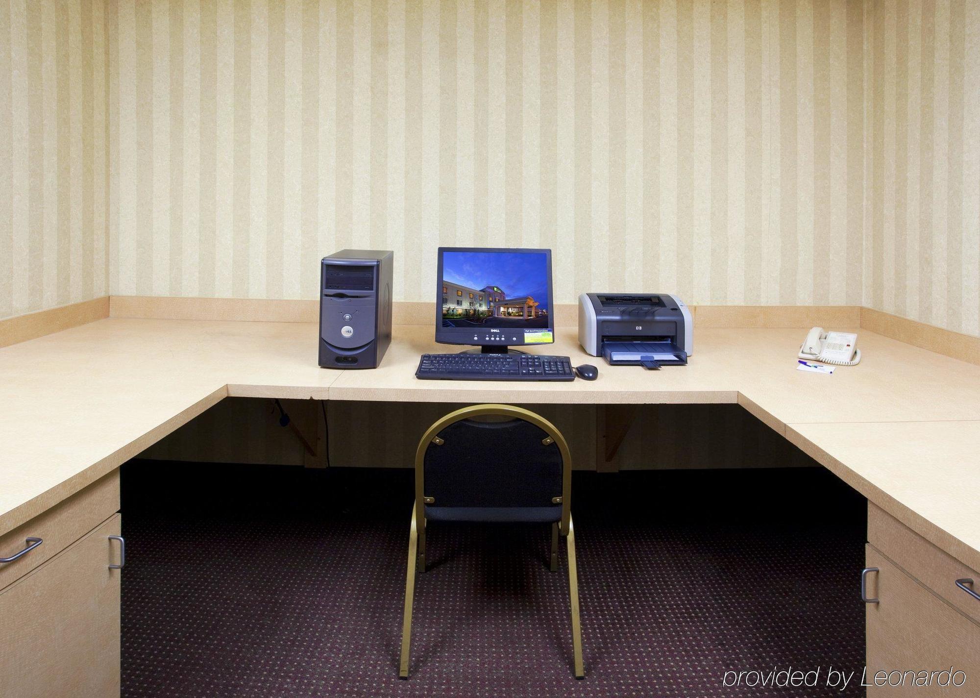 Holiday Inn Express Toledo-Oregon By Ihg Facilities photo