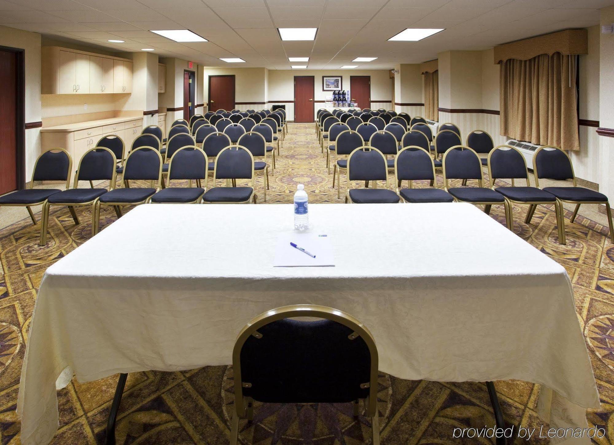Holiday Inn Express Toledo-Oregon By Ihg Exterior photo